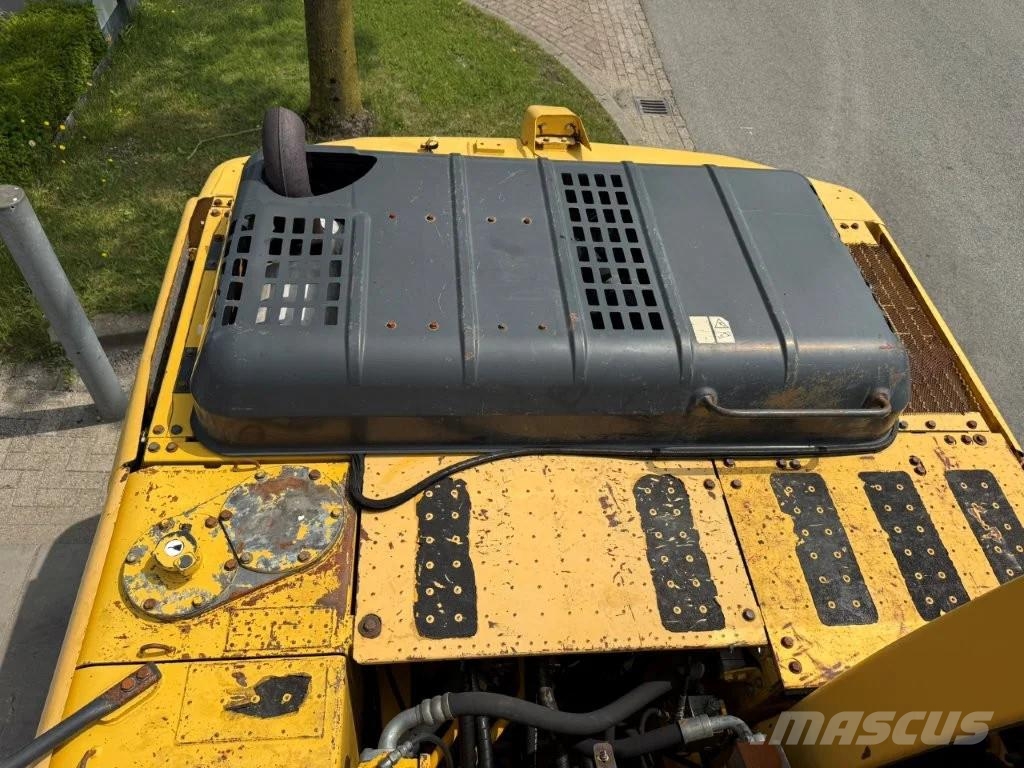Komatsu PC210-8 Εκσκαφείς με ερπύστριες