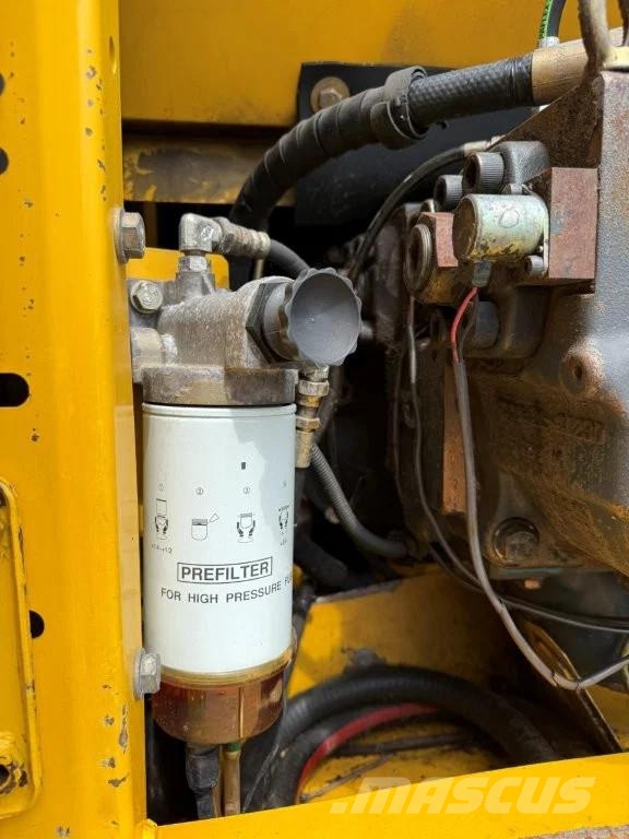 Komatsu PC210-8 Εκσκαφείς με ερπύστριες
