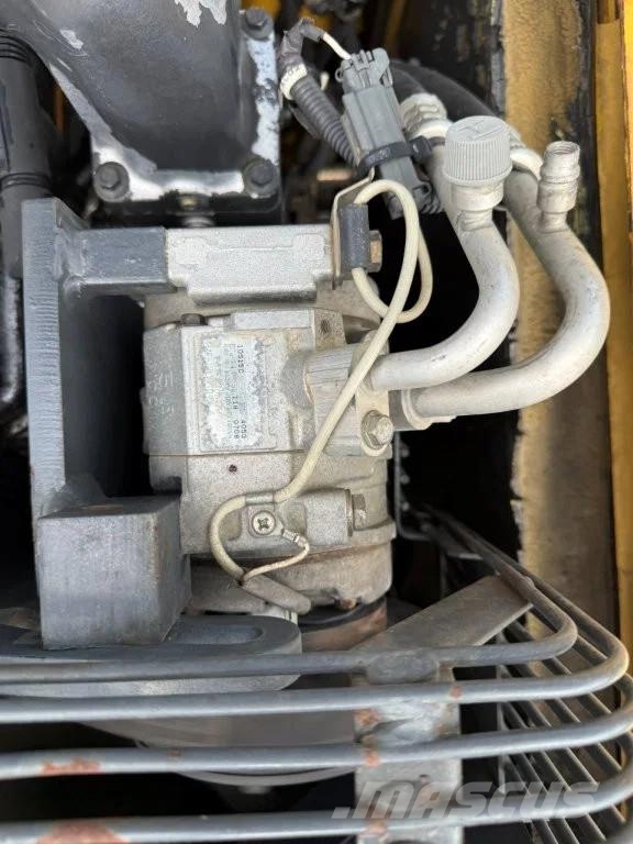 Komatsu PC210-8 Εκσκαφείς με ερπύστριες