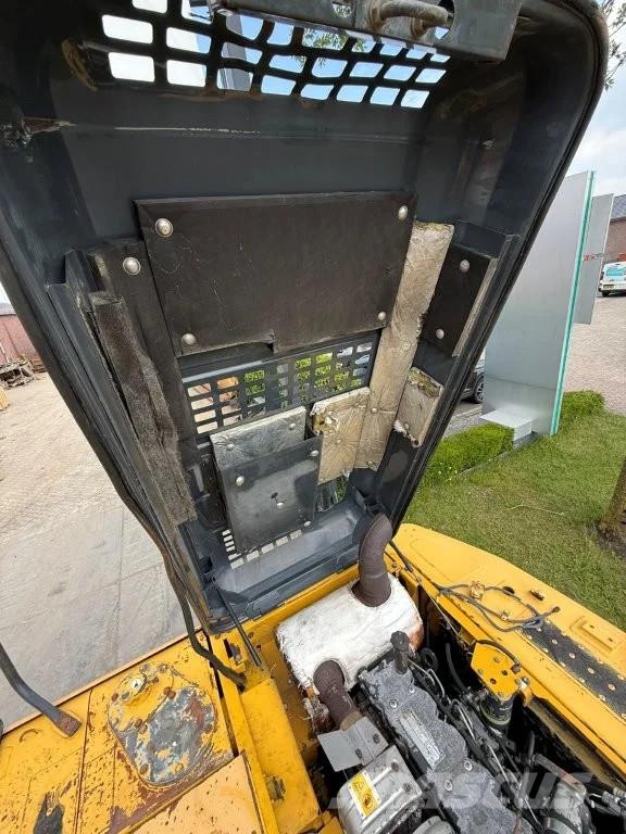 Komatsu PC210-8 Εκσκαφείς με ερπύστριες