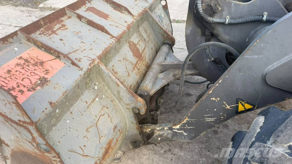 Volvo L 30 B Pale gommate