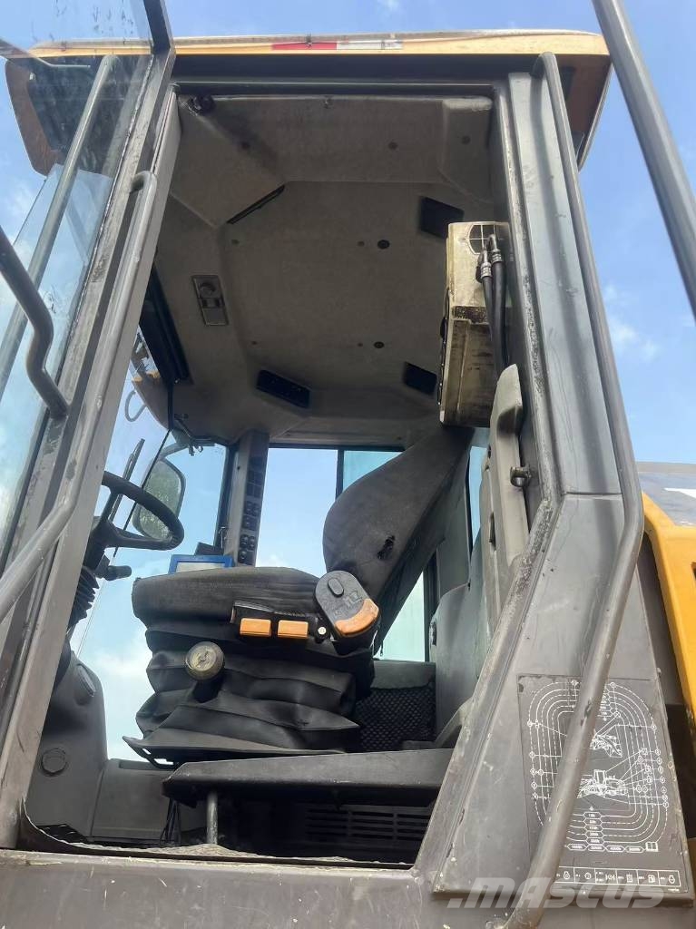 Volvo L 105 휠로우더