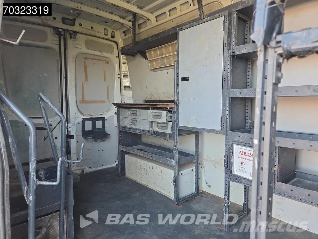 Iveco Daily 35C14 Doppelbereifung L2H2 Klima Tempomat Ka شاحنة مقفلة