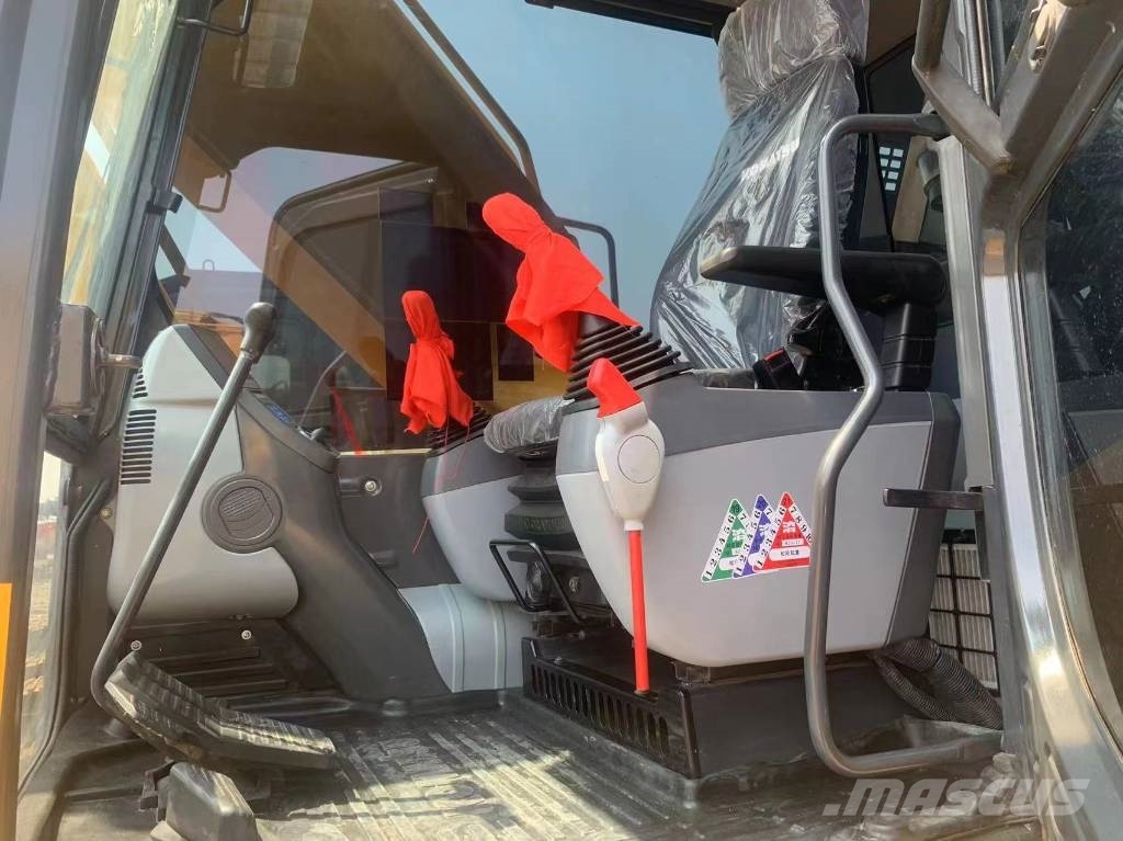 Komatsu PC 200-8 中型油圧ショベル 7ｔ-12ｔ（ユンボ・パワーショベル・バックホー）