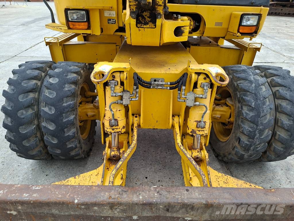 Komatsu PW 118 MR-8 (+ 3 buckets) Wielgraafmachines