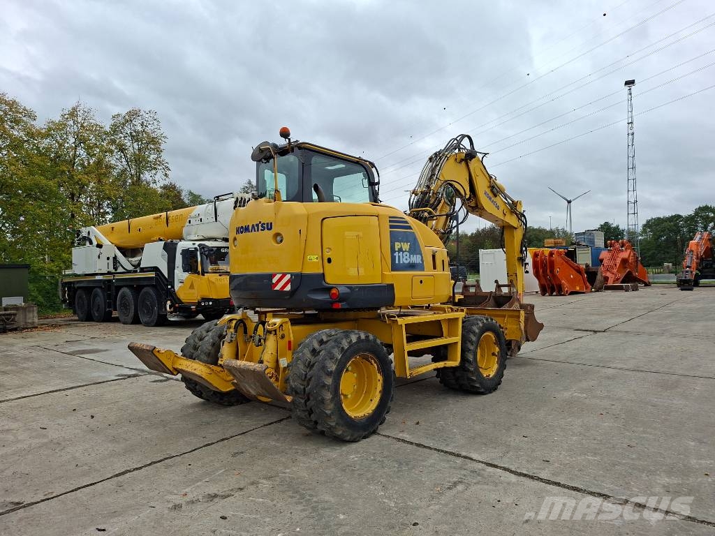 Komatsu PW 118 MR-8 (+ 3 buckets) Wielgraafmachines