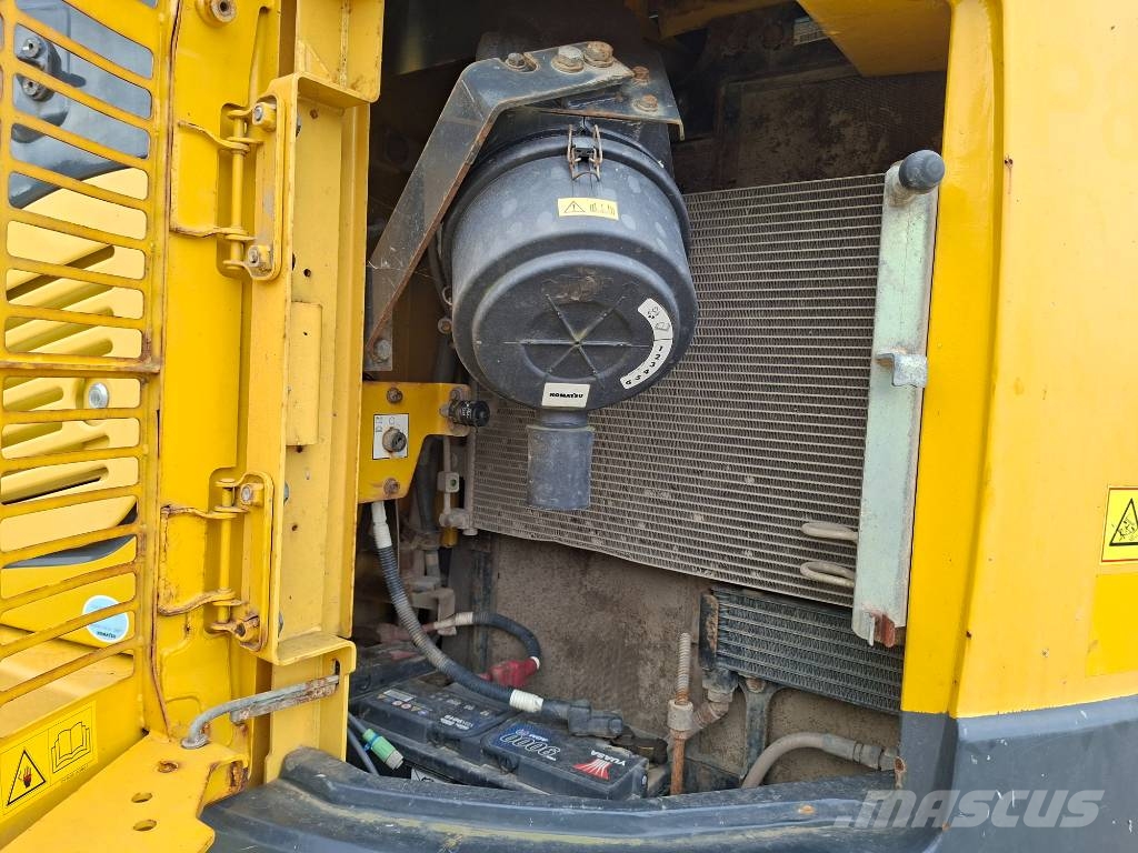 Komatsu PW 118 MR-8 (+ 3 buckets) Wielgraafmachines
