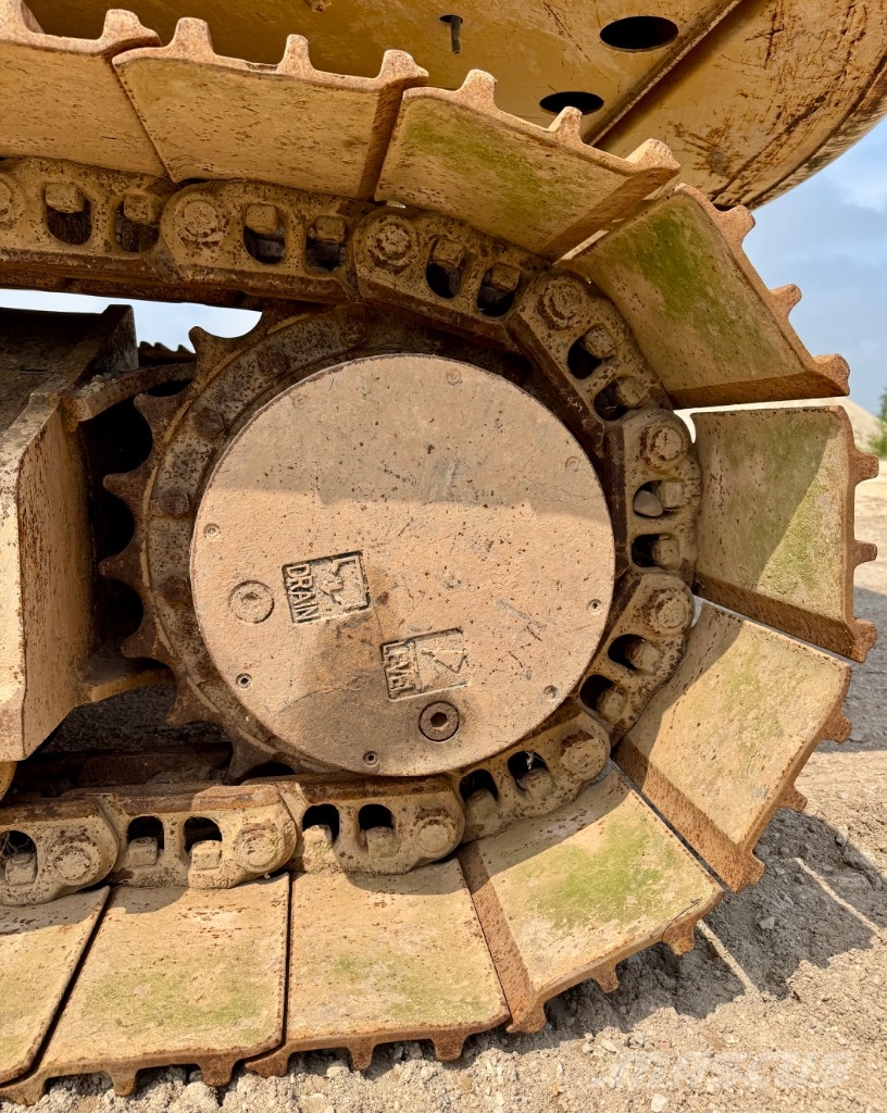 CAT 320 Rupsgraafmachines