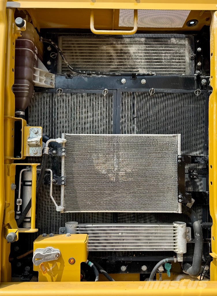 CAT 320 Rupsgraafmachines
