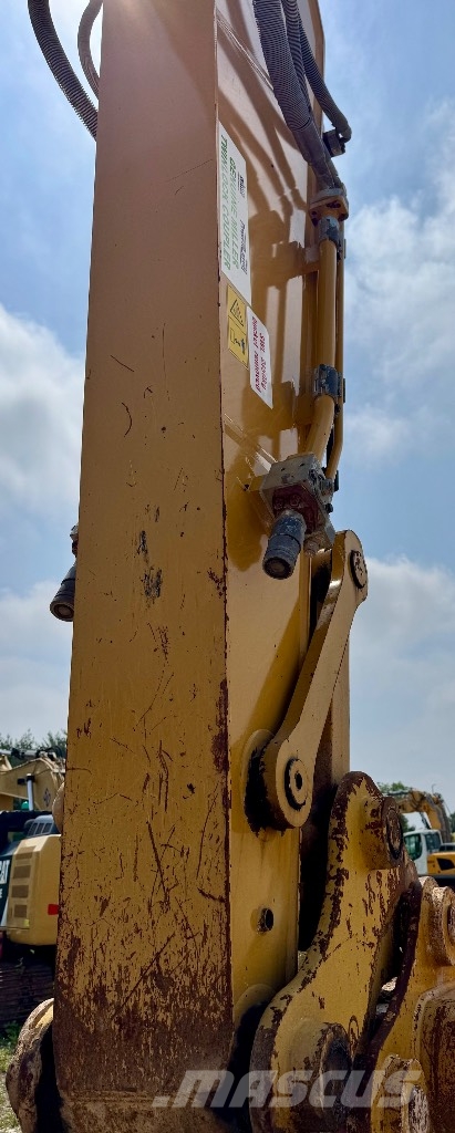 CAT 320 Rupsgraafmachines
