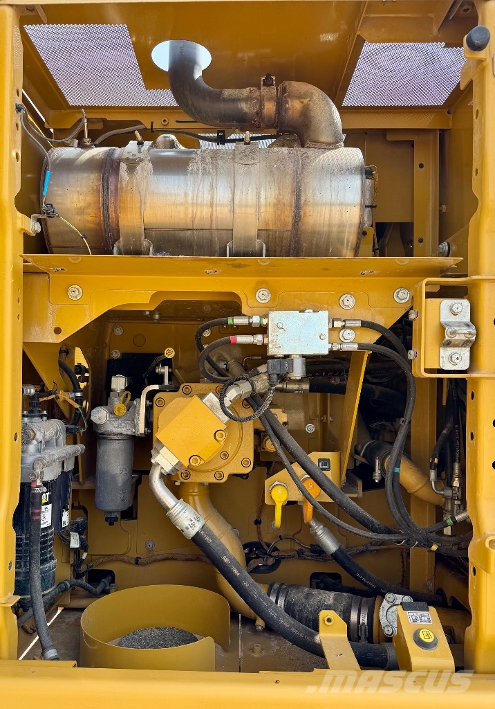 CAT 320 Rupsgraafmachines