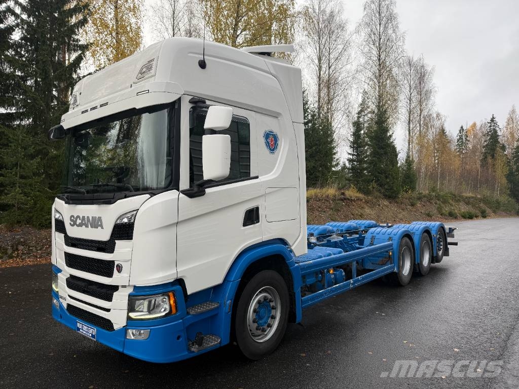 Scania G560 8X4*4 Chassis met cabine