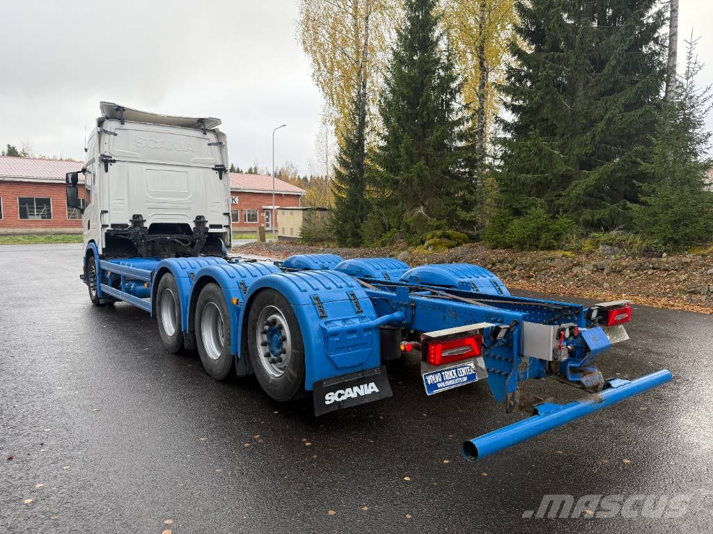 Scania G560 8X4*4 Chassis met cabine