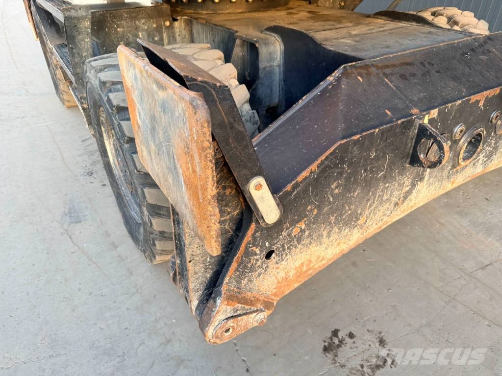 CAT M315F Pelle sur pneus