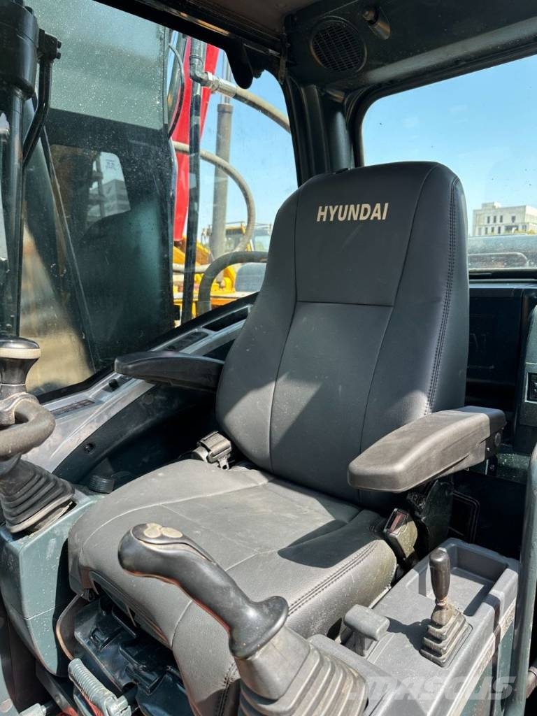 Hyundai 210W-9 Bagri na kolesih
