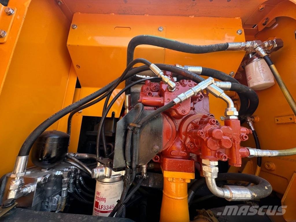 Hyundai 210W-9 Bagri na kolesih