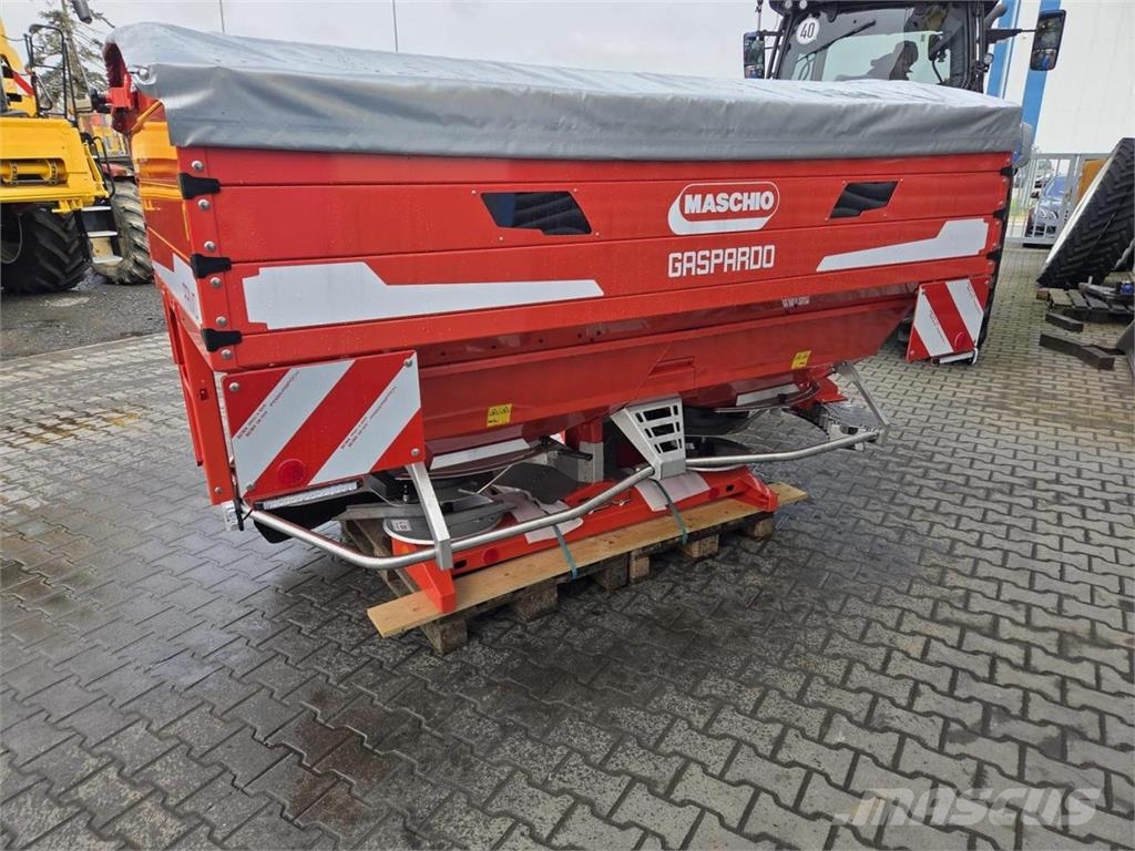 Maschio PRIMO EW3 3200Liter Trosilniki mineralnega gnojila