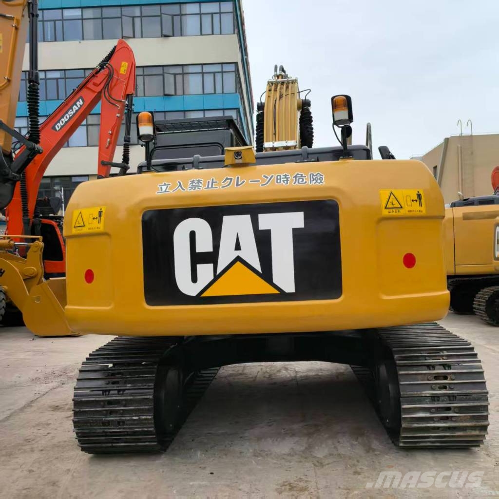 CAT 323 D L Lánctalpas kotrók