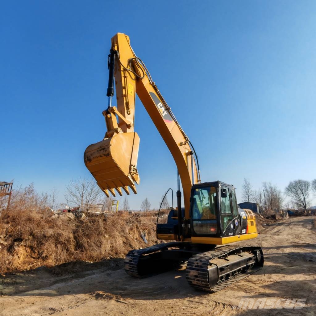 CAT 323 D L Pásová rýpadla