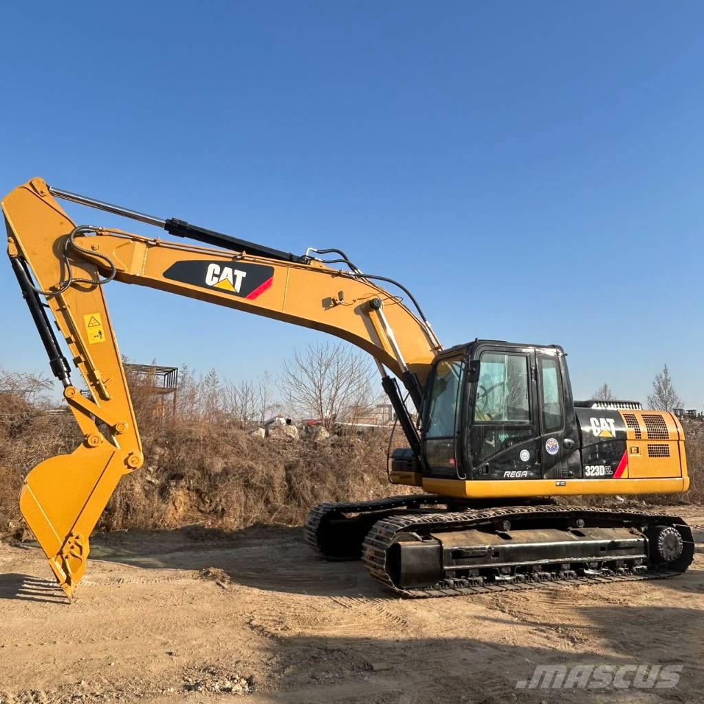 CAT 323 D L Pásová rýpadla