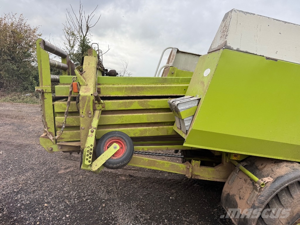 CLAAS Quadrant 2200 محزمات مربعة