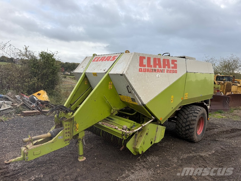 CLAAS Quadrant 2200 محزمات مربعة