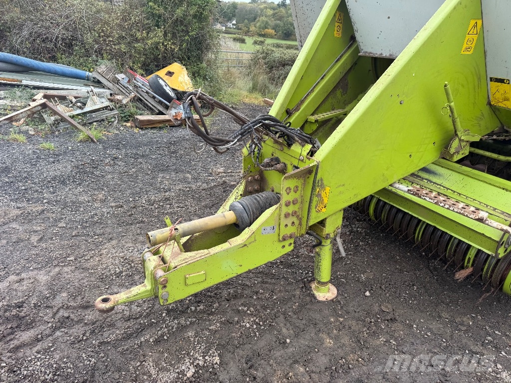 CLAAS Quadrant 2200 محزمات مربعة