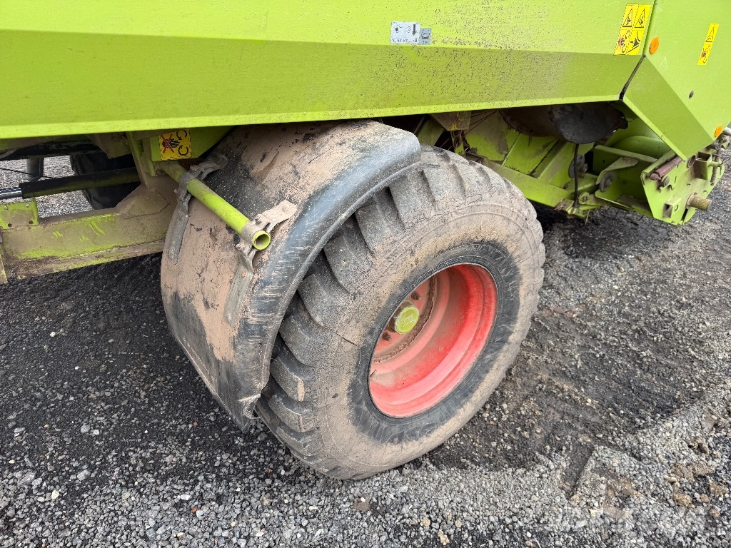 CLAAS Quadrant 2200 محزمات مربعة