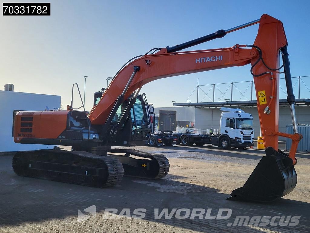 Hitachi ZX220 LC-5G Kāpurķēžu ekskavatori