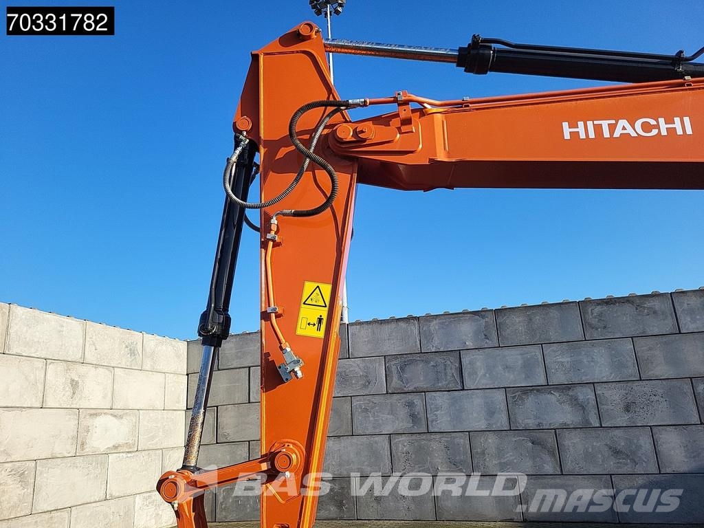 Hitachi ZX220 LC-5G Kāpurķēžu ekskavatori