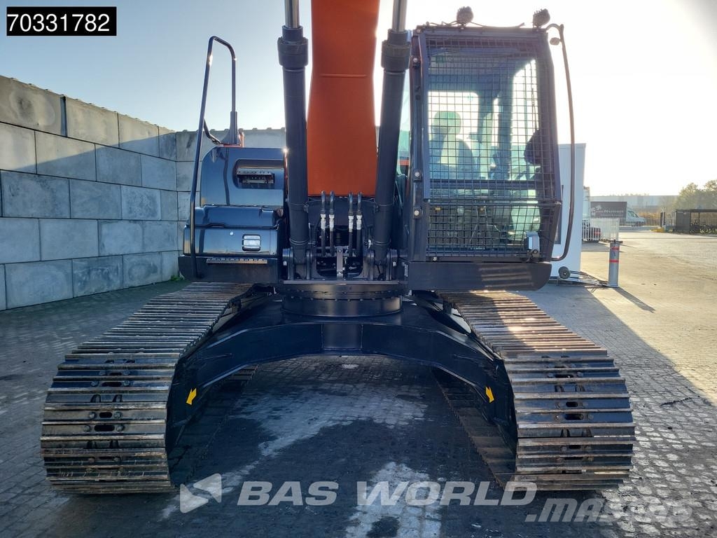 Hitachi ZX220 LC-5G Kāpurķēžu ekskavatori