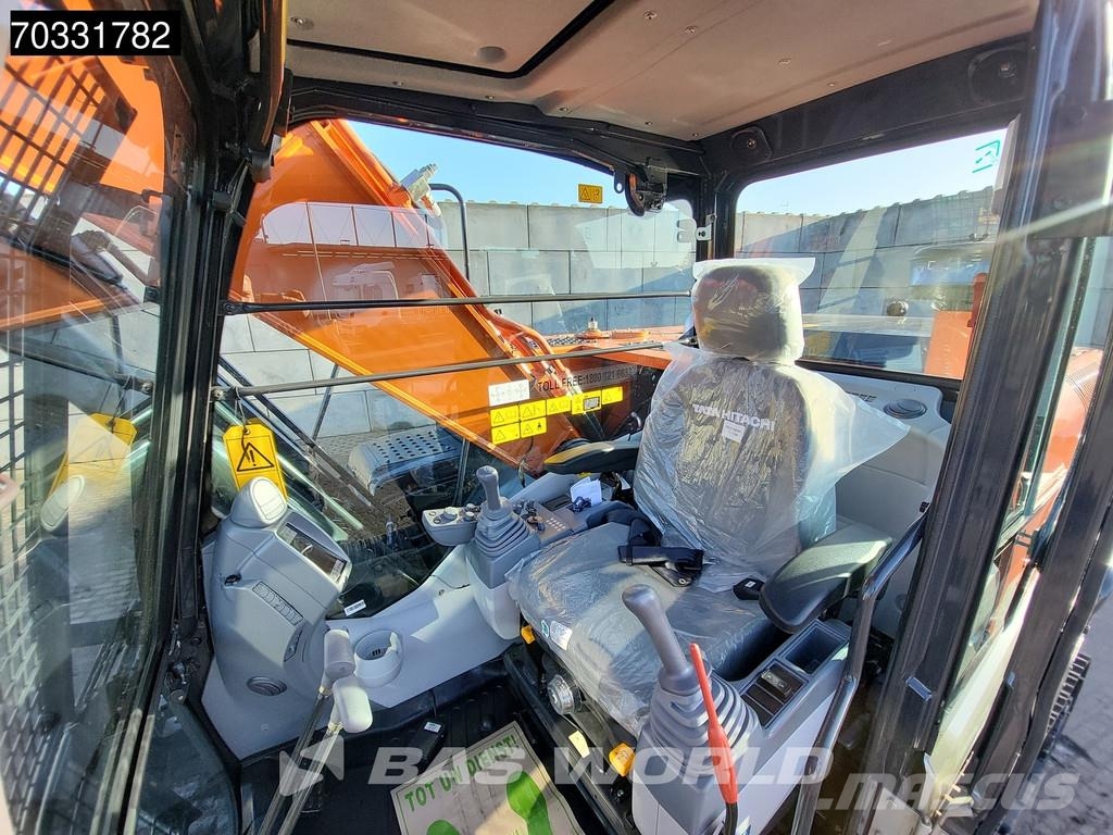 Hitachi ZX220 LC-5G Kāpurķēžu ekskavatori