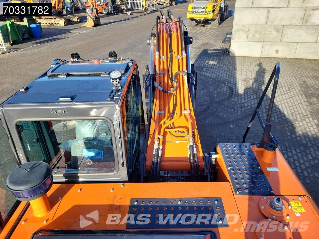 Hitachi ZX220 LC-5G Kāpurķēžu ekskavatori