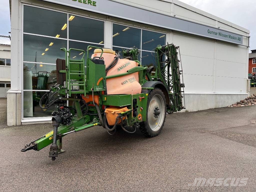 Amazone UX 3200 Special Getrokken spuitmachines