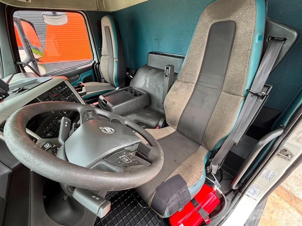 Volvo FM 330 4x2 PK 12002 / PLATFORM L=7509 mm شاحنات الرافعات