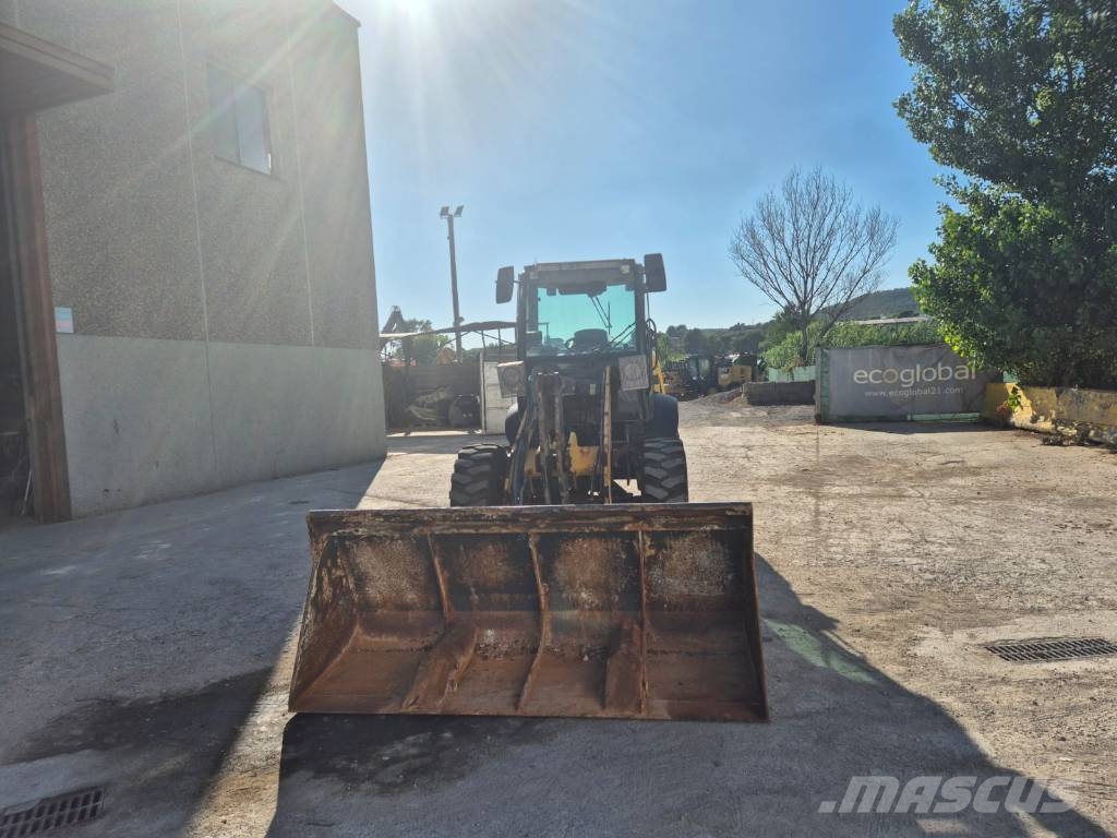 New Holland W 80 C Pyöräkuormaajat