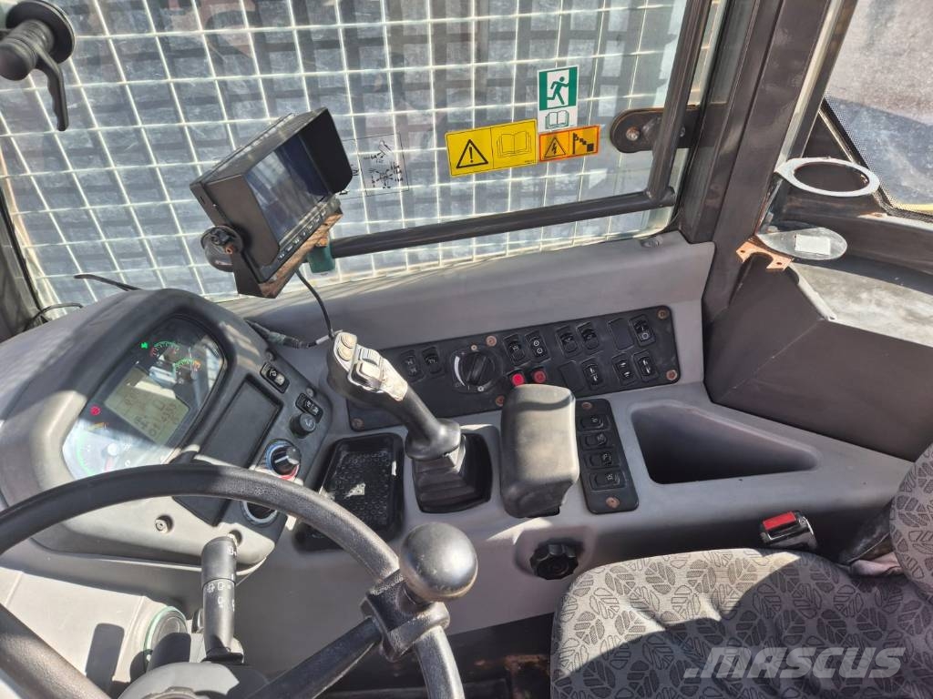 New Holland W 80 C Pyöräkuormaajat