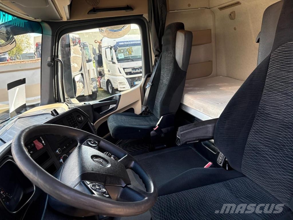 Mercedes-Benz Actros 1846 + 9x in stock 牵引车