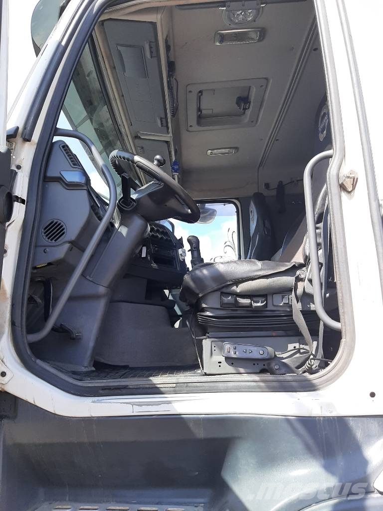 Volvo FH 13 شاحنات أشجار