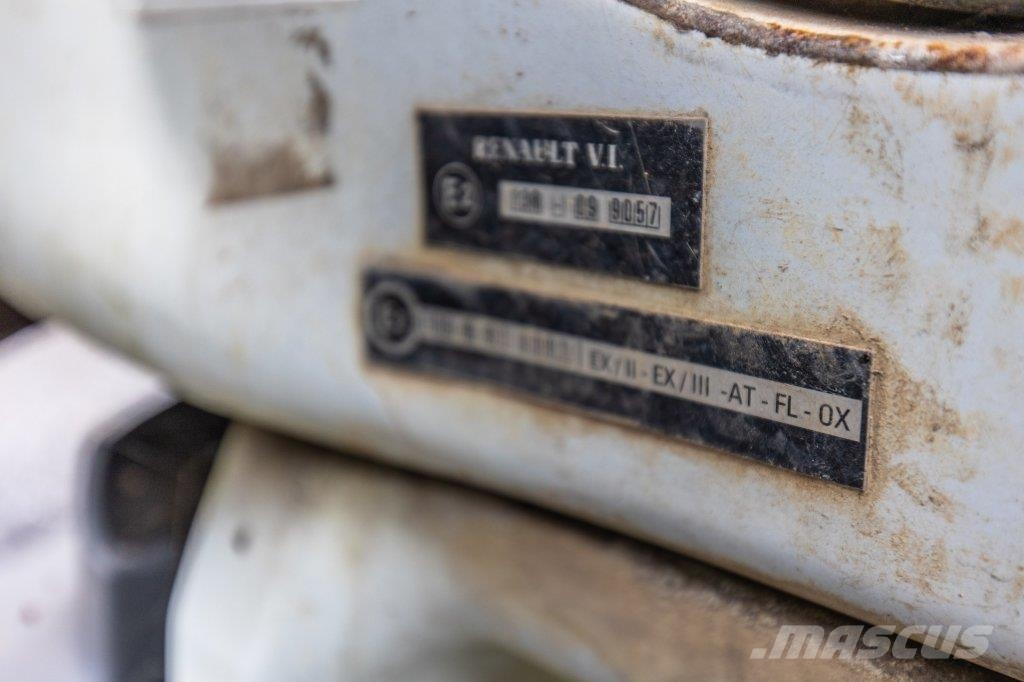 Renault MIDLUM 180 DCI +6000L-PROBLEEM MOTOR Kamioni cisterne