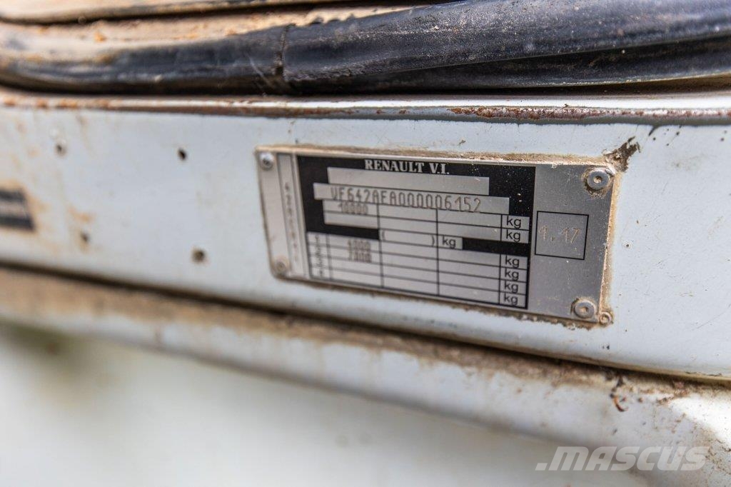 Renault MIDLUM 180 DCI +6000L-PROBLEEM MOTOR Kamioni cisterne