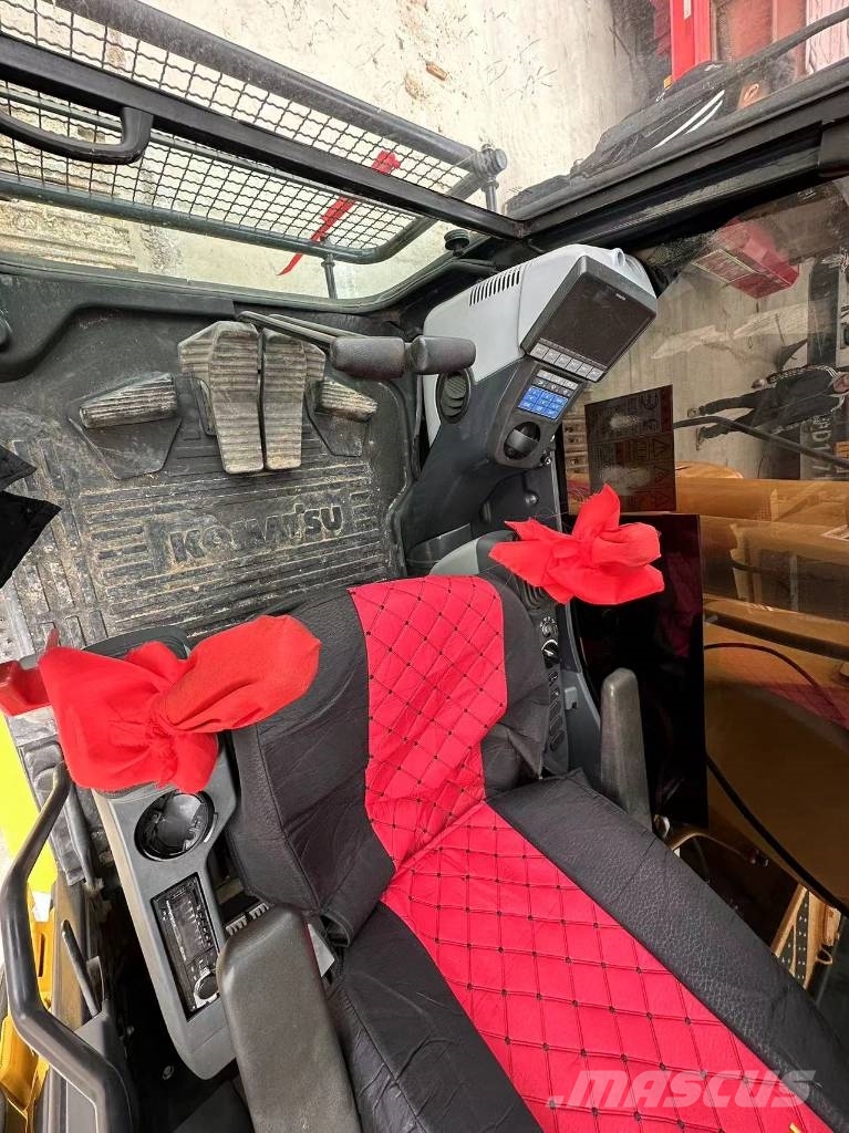 Komatsu PC 220-8 Gravemaskiner på larvebånd