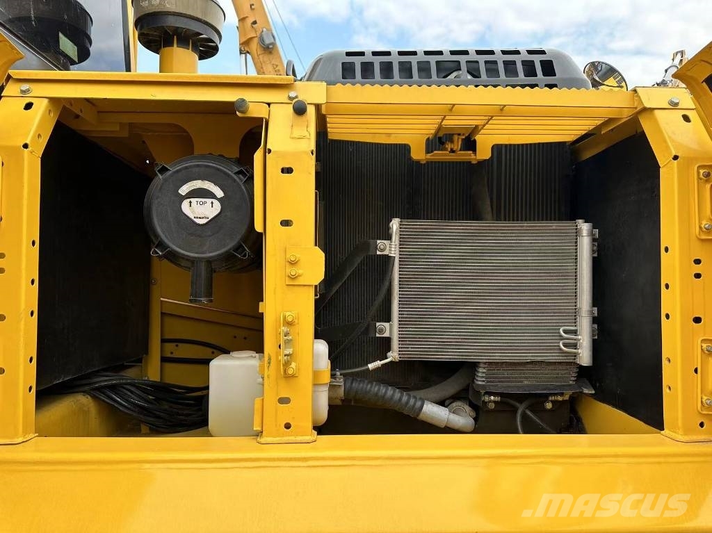 Komatsu PC 220-8 Gravemaskiner på larvebånd