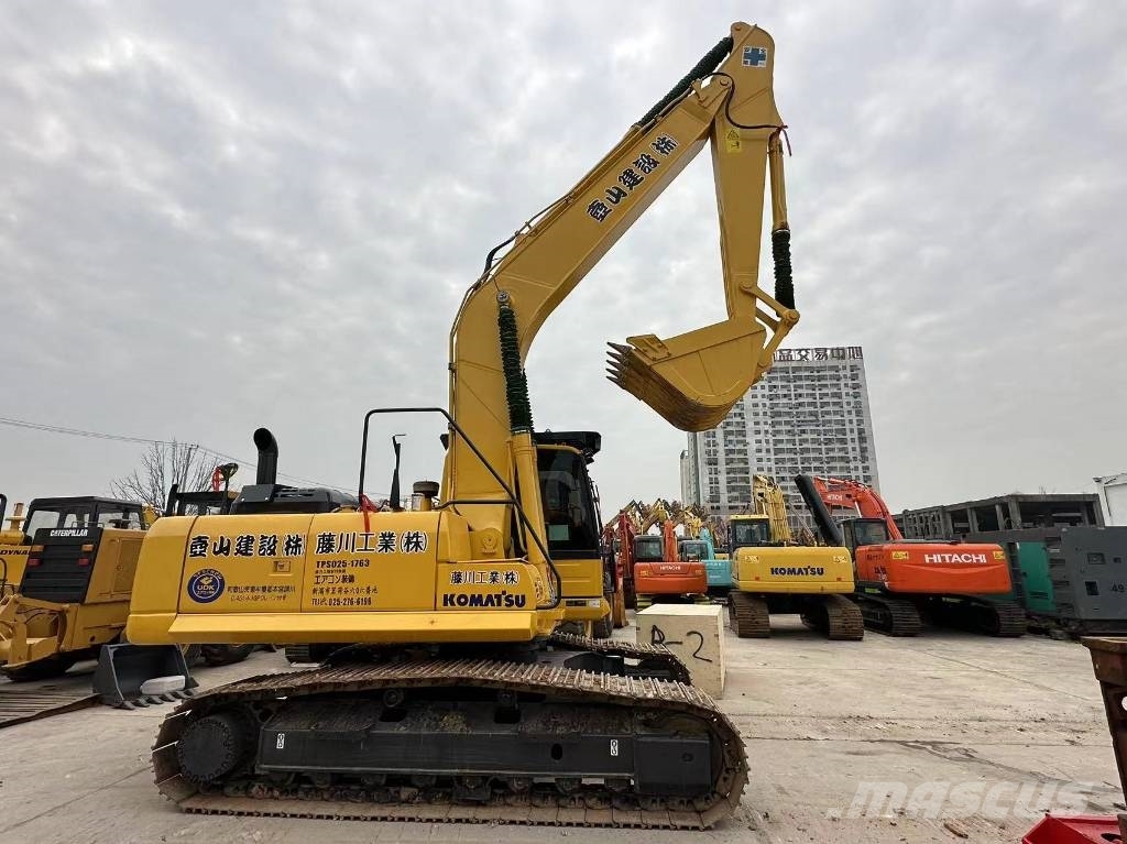Komatsu PC 220-8 Gravemaskiner på larvebånd