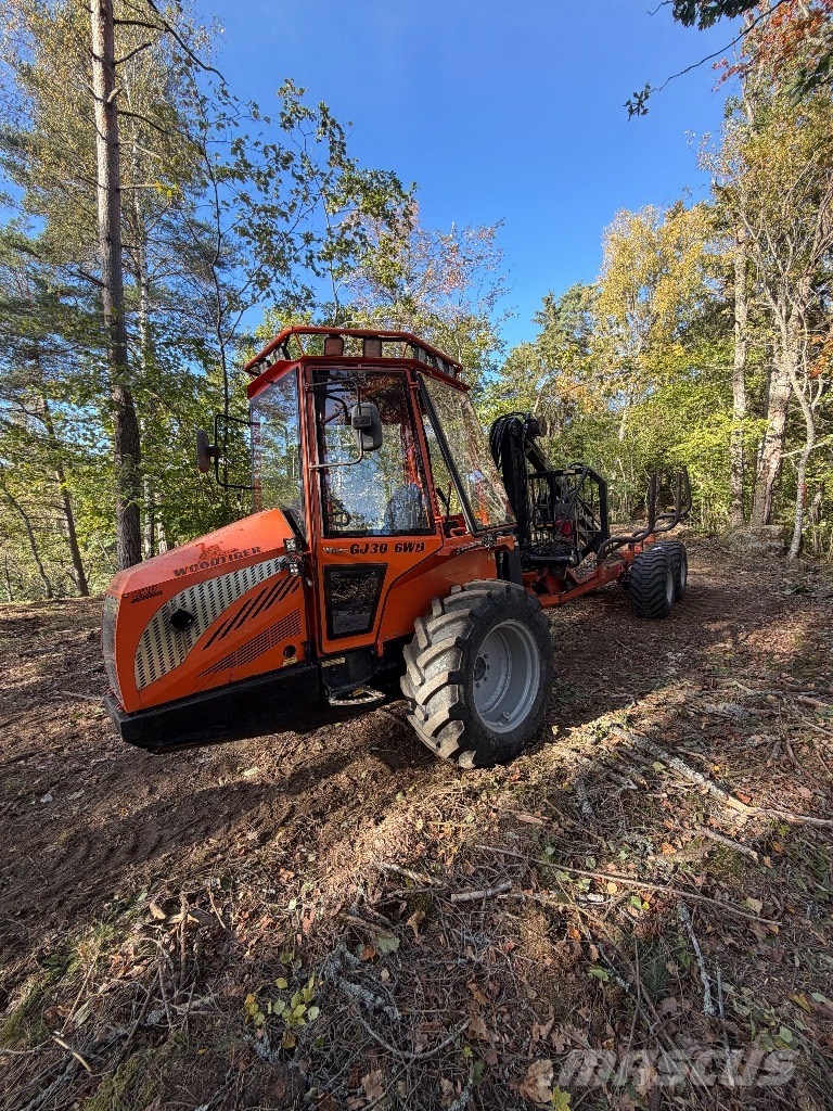 Woodtiger GJ 30 شاحنات