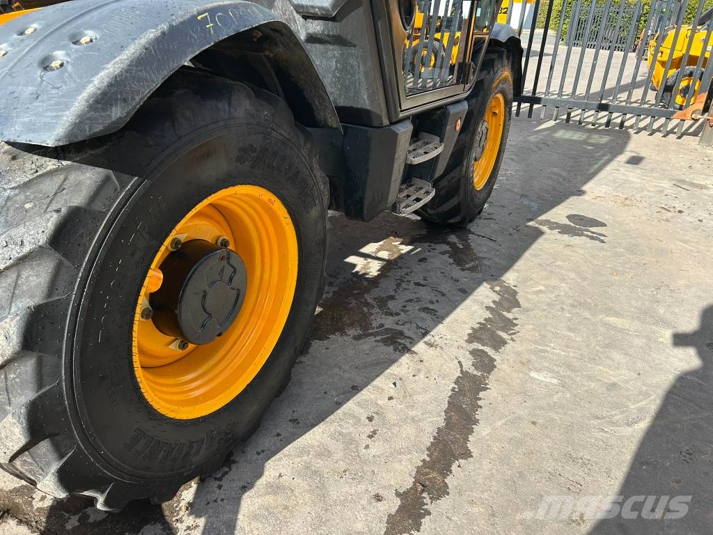 JCB 535-125 Hiviz Teleskopski viličarji