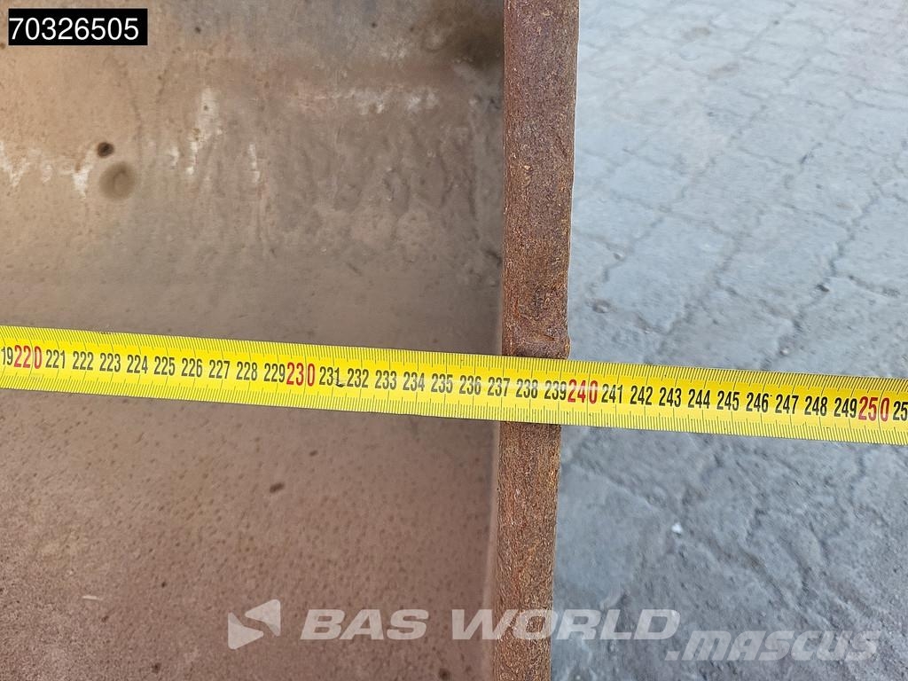 Hitachi ZX250 LC -6 حفارات زحافة