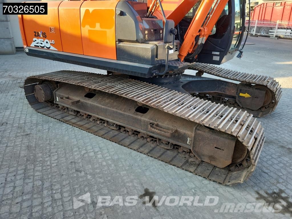 Hitachi ZX250 LC -6 Kāpurķēžu ekskavatori