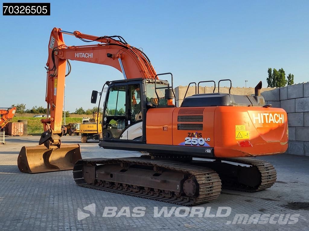 Hitachi ZX250 LC -6 حفارات زحافة