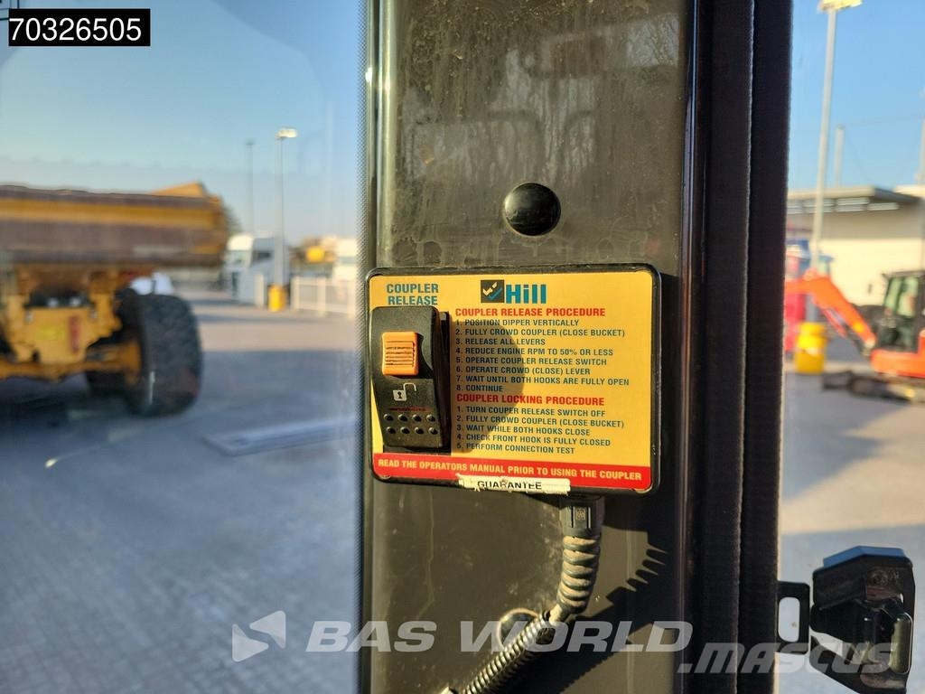 Hitachi ZX250 LC -6 حفارات زحافة
